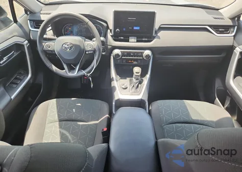 2023 Toyota Rav4 Xle z USA, uszkodzony, nr VIN 4T3RWRFV9PU095354